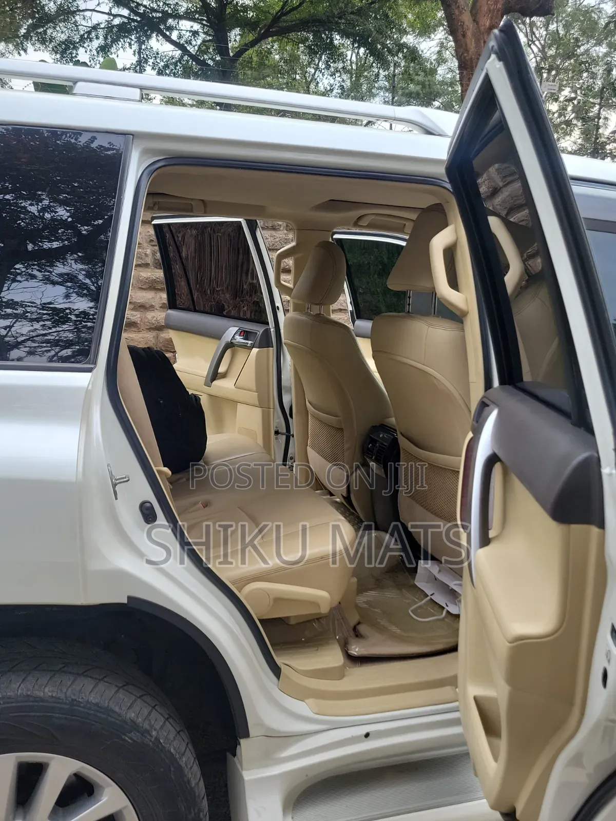 Toyota Land Cruiser 2016 White