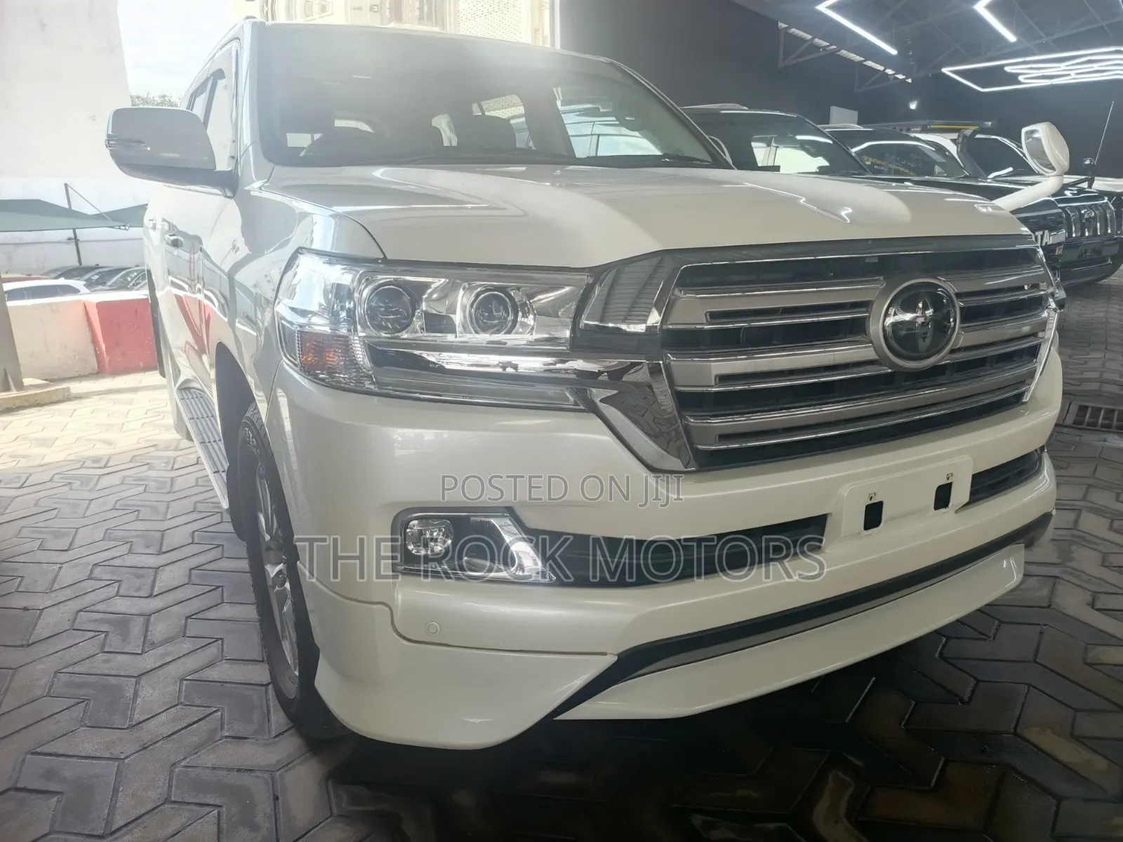 Toyota Land Cruiser 2019 White