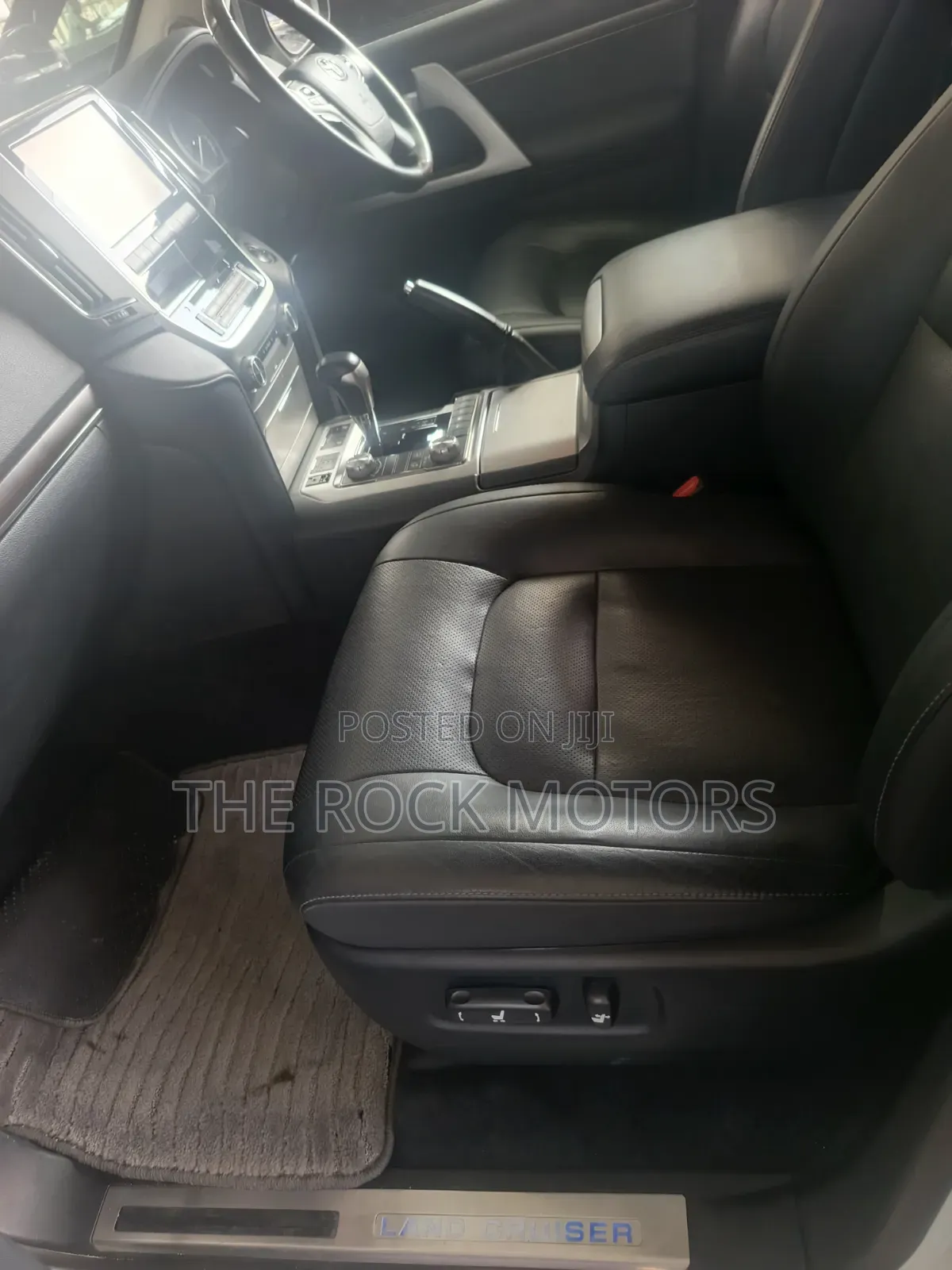 Toyota Land Cruiser 2019 White