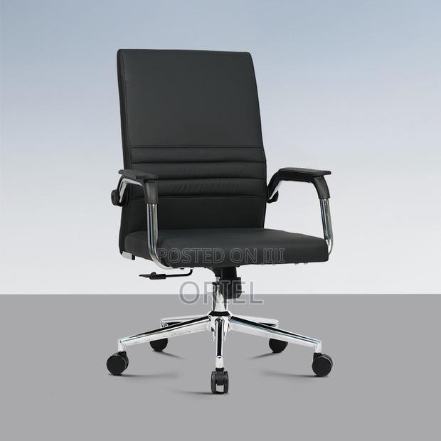 Office Chair : Office Visitor Leather Padded Chair - thumbnail 2