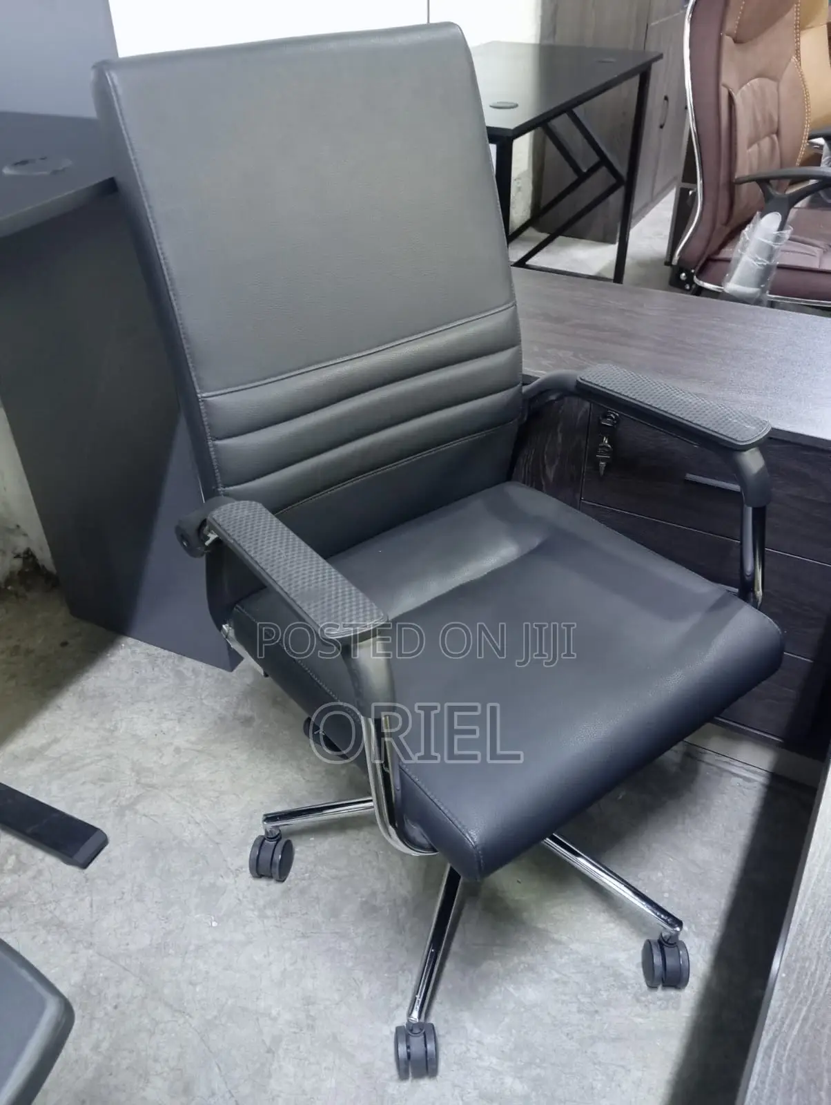 Office Chair : Office Visitor Leather Padded Chair