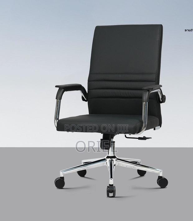 Office Chair : Office Visitor Leather Padded Chair - thumbnail 5