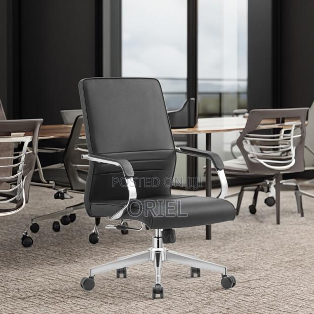 Office Chair : Office Visitor Leather Padded Chair - thumbnail 7