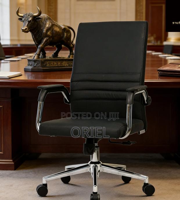 Office Chair : Office Visitor Leather Padded Chair - thumbnail 9