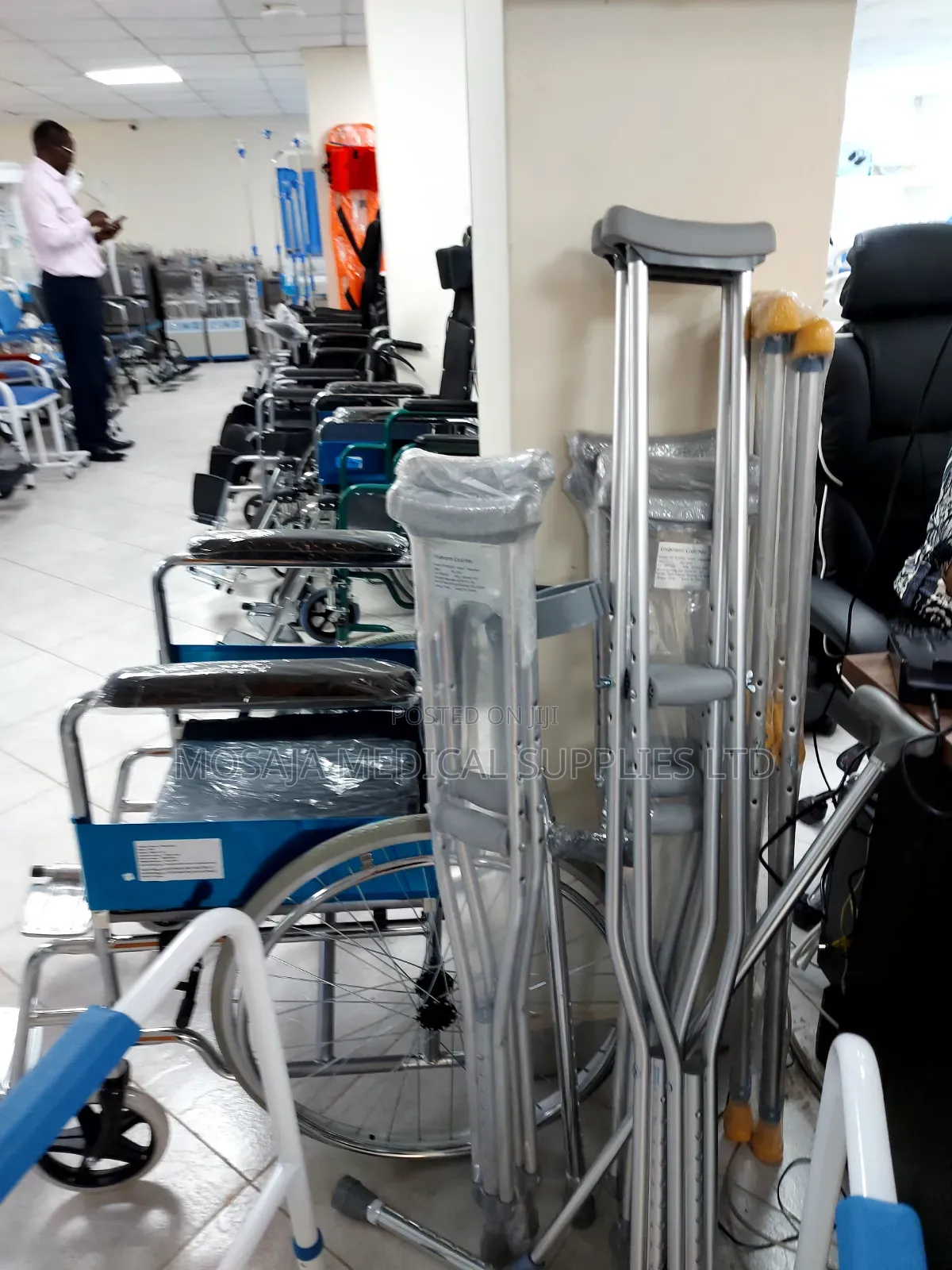 Auxiliary Crutches