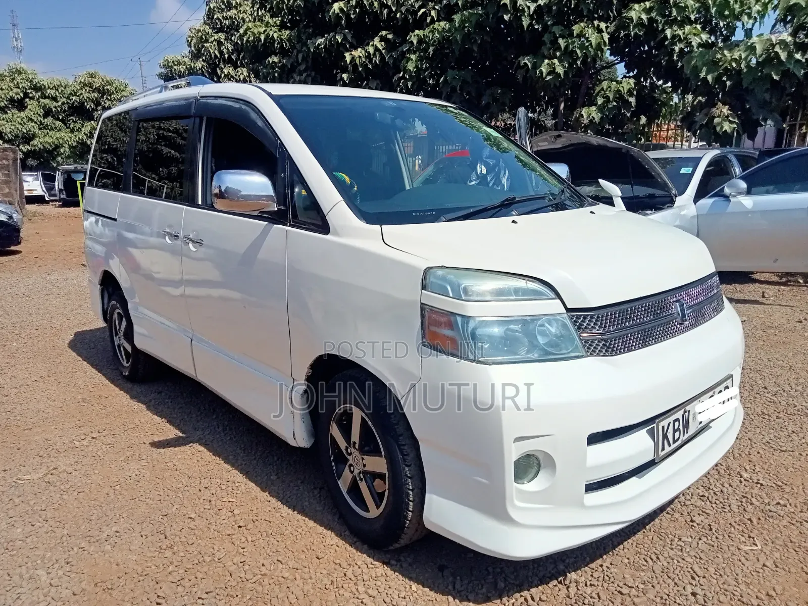 Toyota Voxy 2006 White
