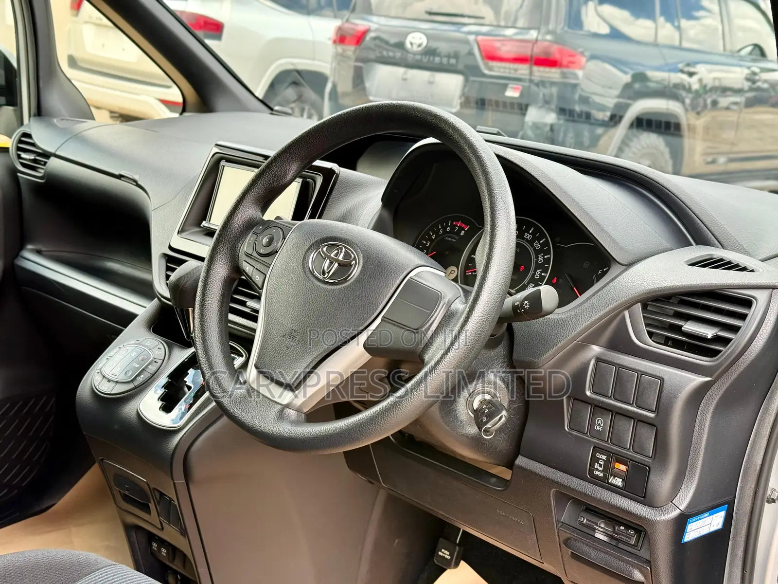 Toyota Noah 2.0 FWD (7 Seater) 2019