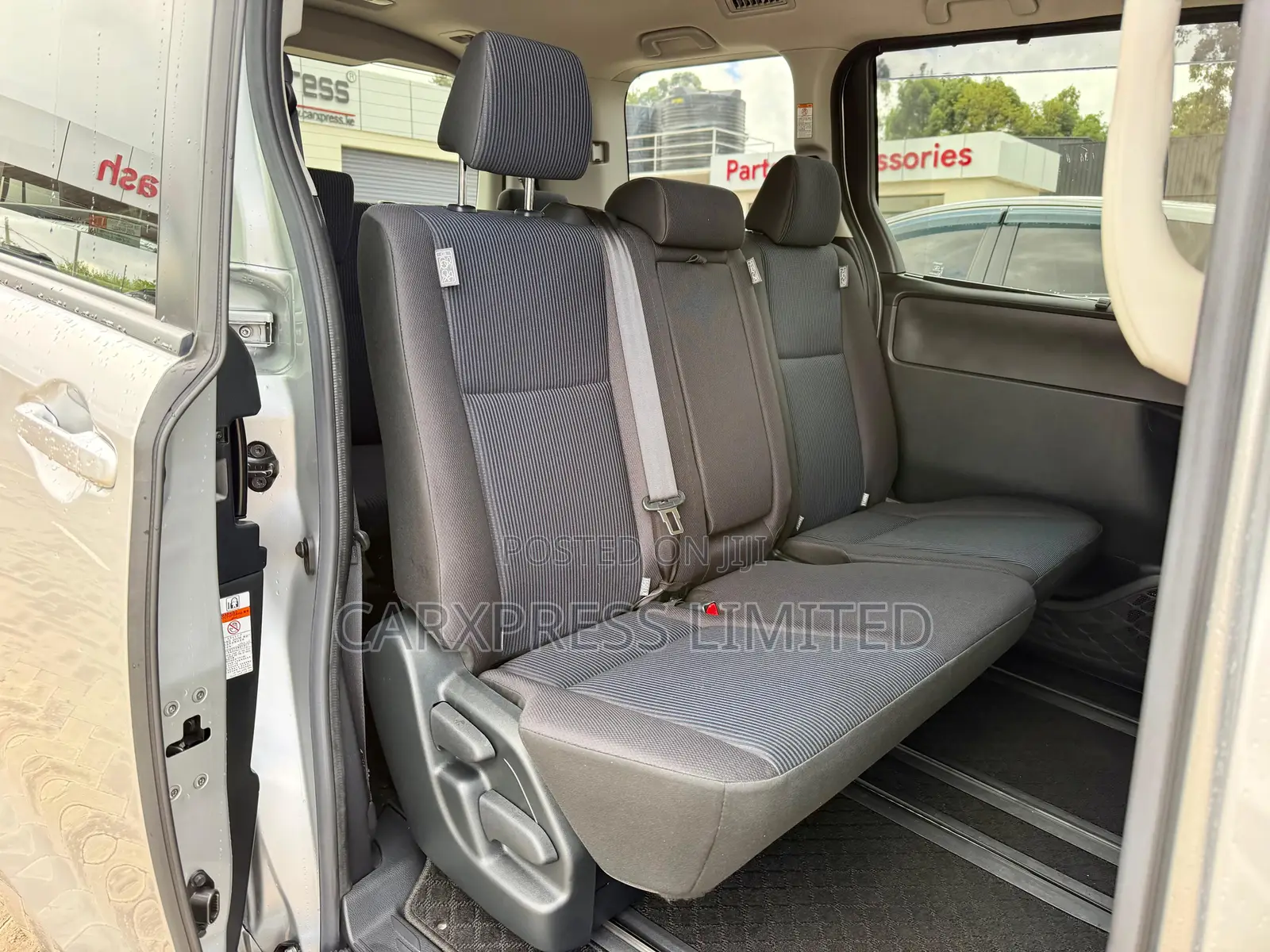 Toyota Noah 2.0 FWD (7 Seater) 2019