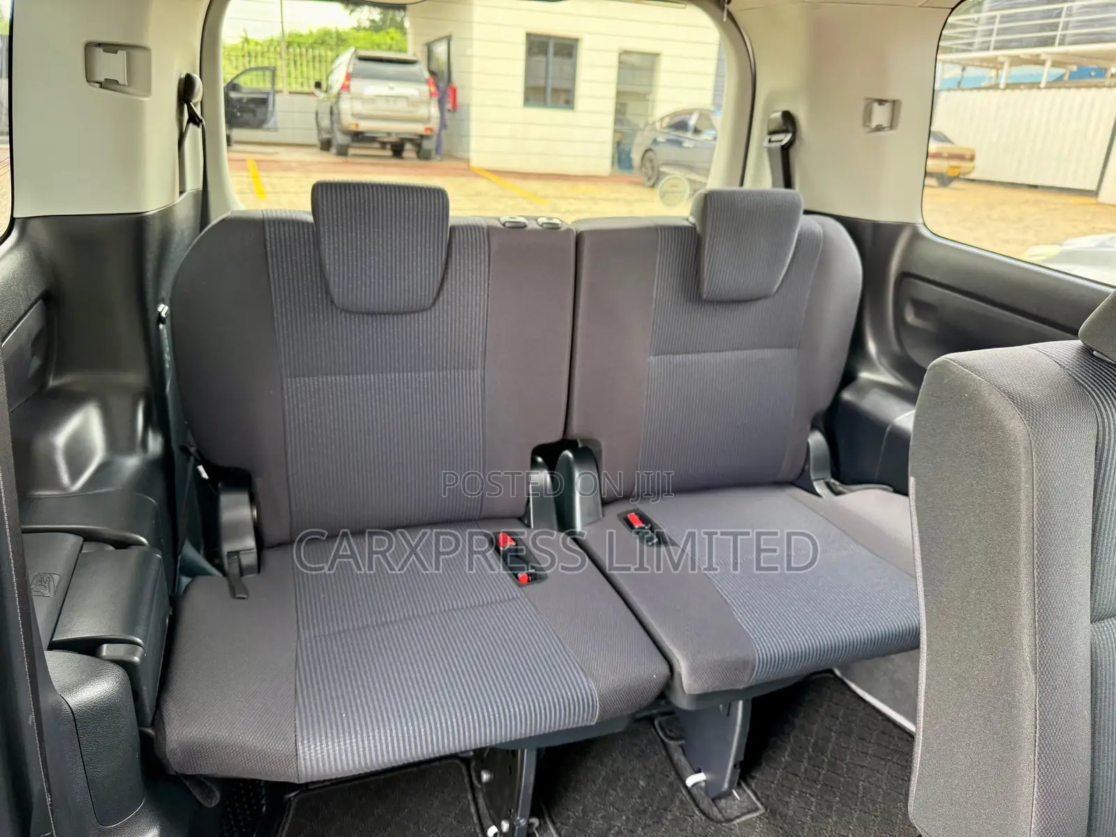 Toyota Noah 2.0 FWD (7 Seater) 2019