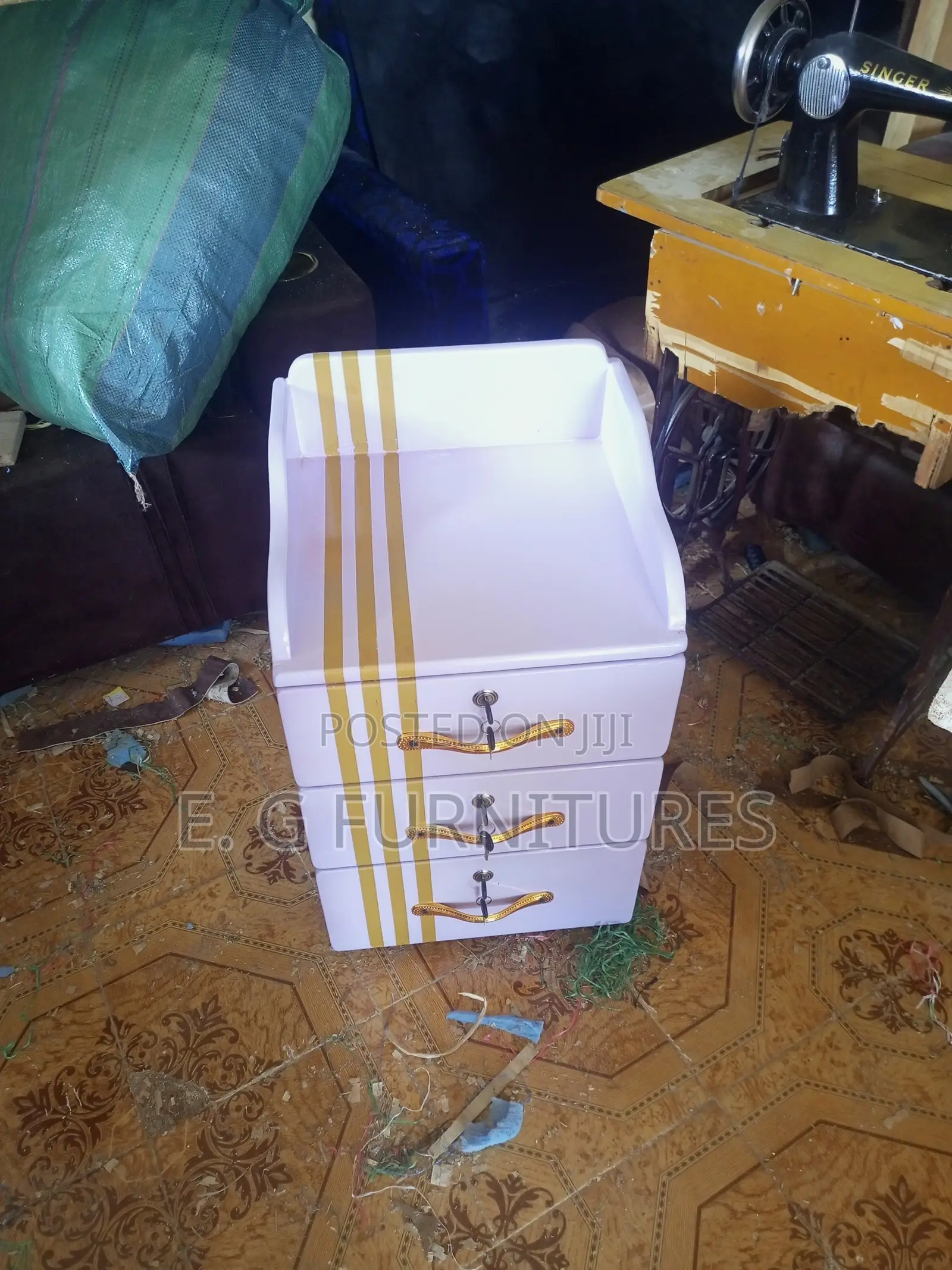 White Bed Box