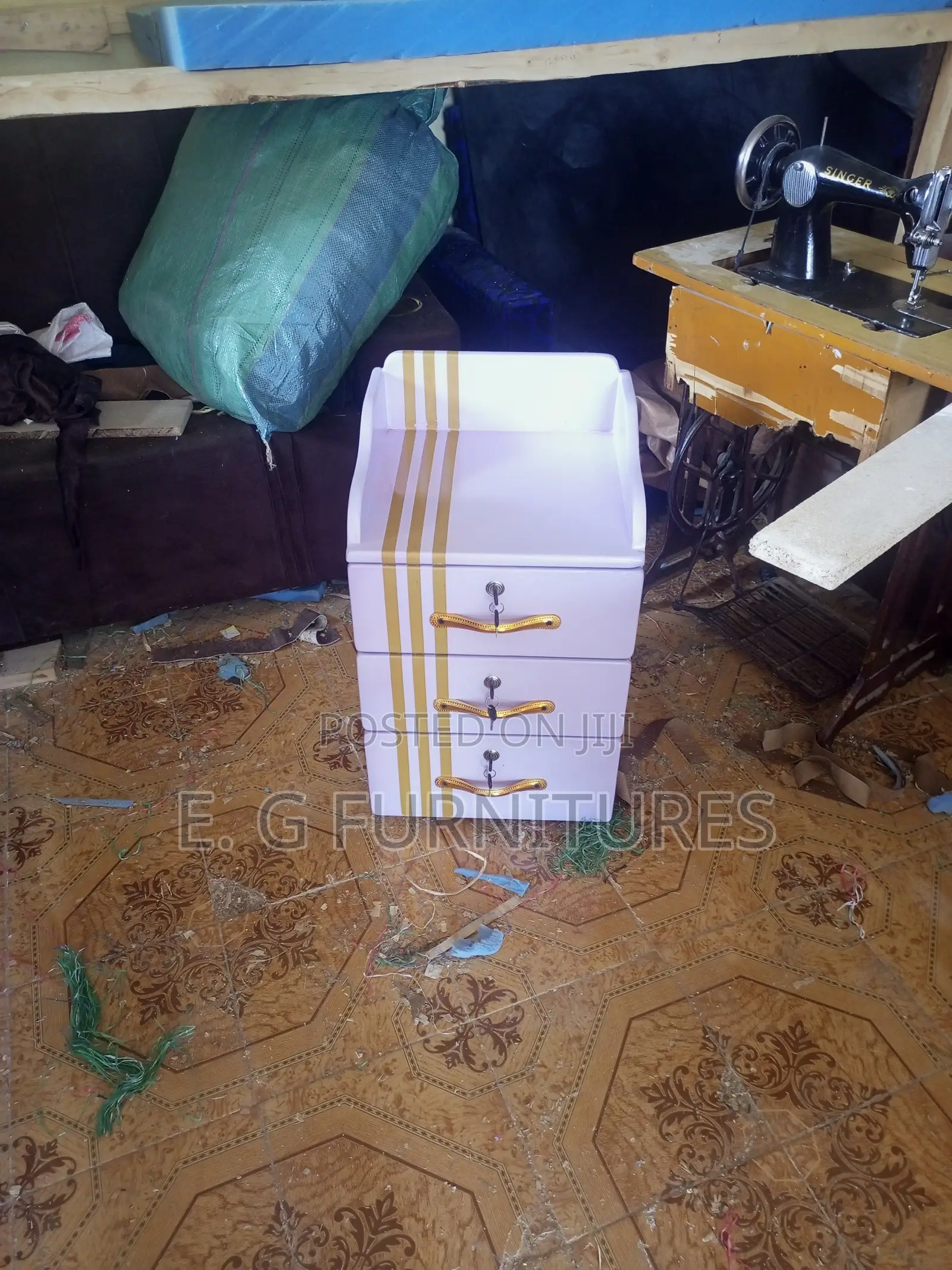 White Bed Box