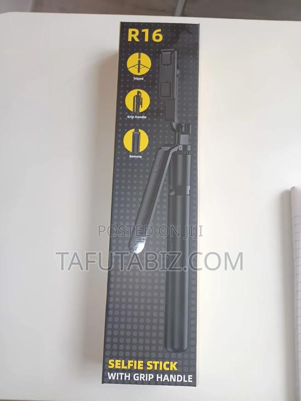 R16 Selfie Stick - thumbnail 2