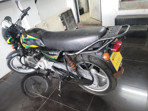 Bajaj Boxer 125 2025 Black