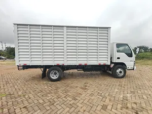 Isuzu ELF Truck 2017 White