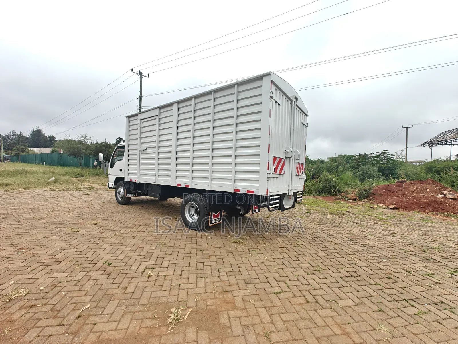 Isuzu ELF Truck 2017 White
