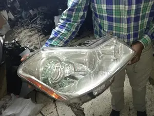Headlight Nissan Fuga