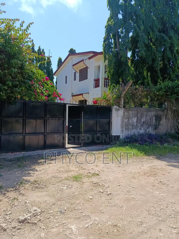 3bdrm Maisonette in Water, Shanzu for rent