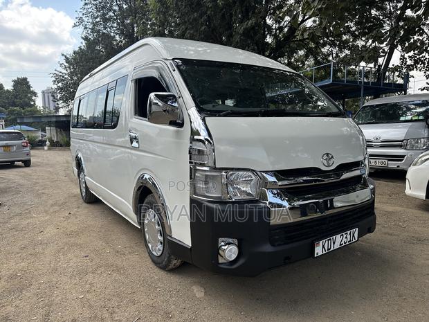 Toyota HiAce 2019 White - thumbnail 2