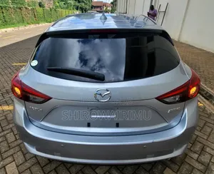 Mazda Axela 2018 Silver