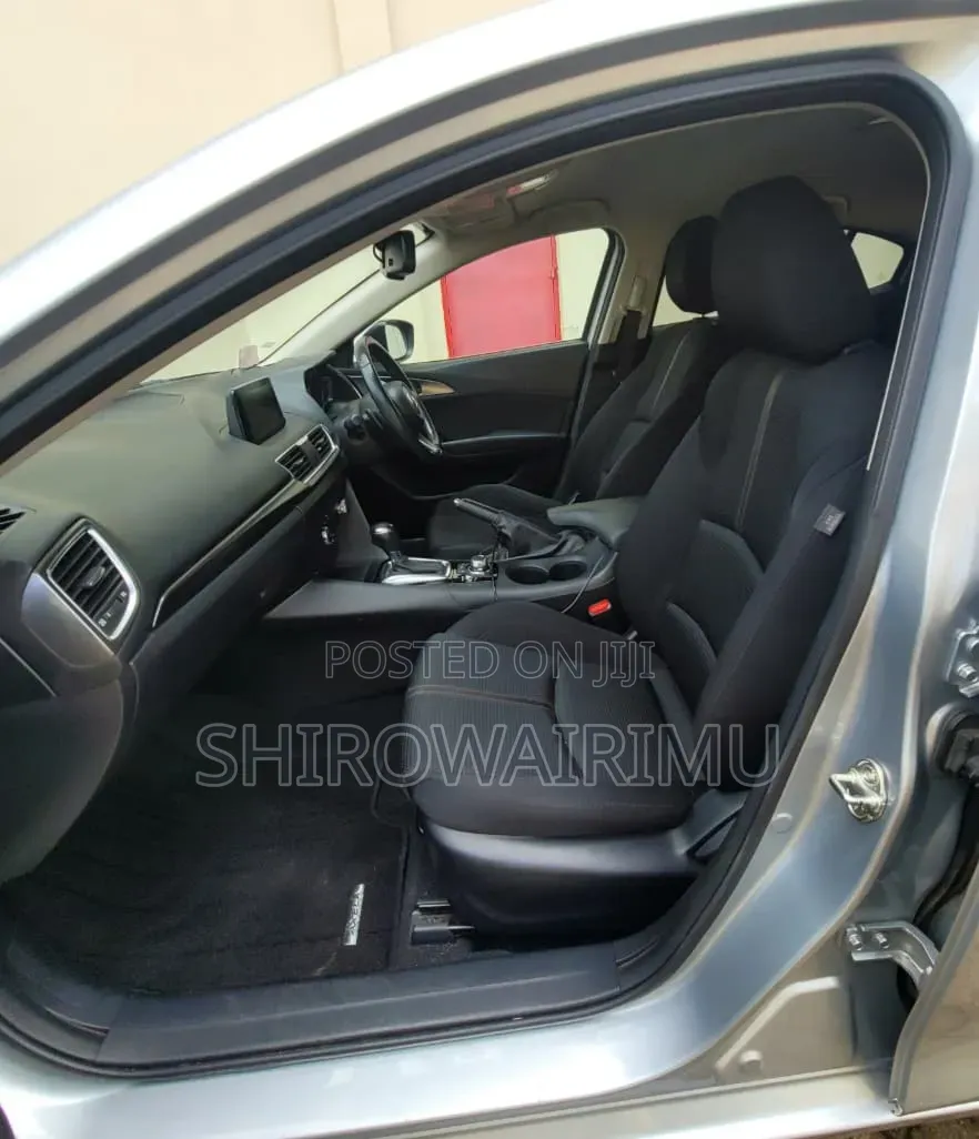 Mazda Axela 2018 Silver
