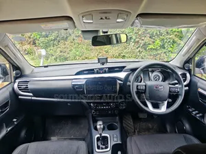 Toyota Hilux 2.4 Diesel 2020 Silver