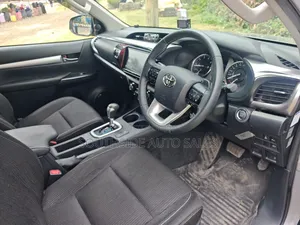 Toyota Hilux 2.4 Diesel 2020 Silver