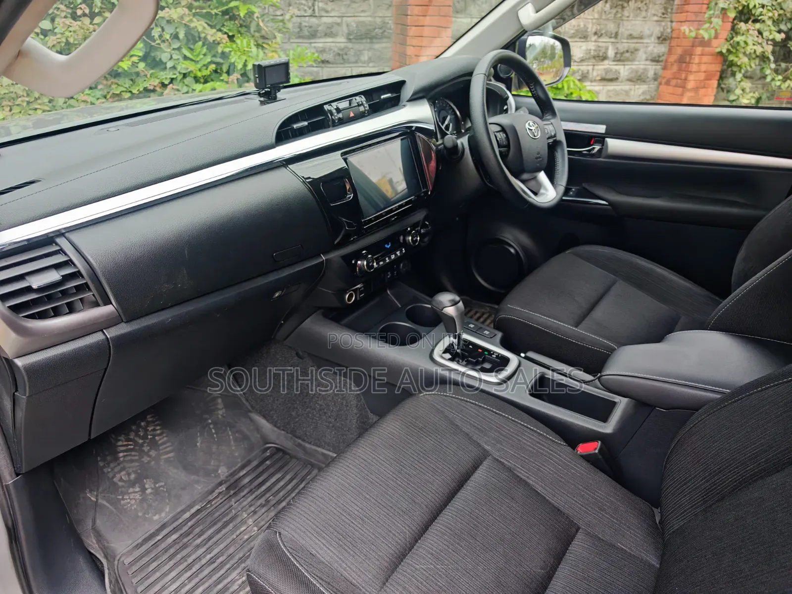 Toyota Hilux 2.4 Diesel 2020 Silver