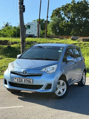 Toyota Ractis 2013