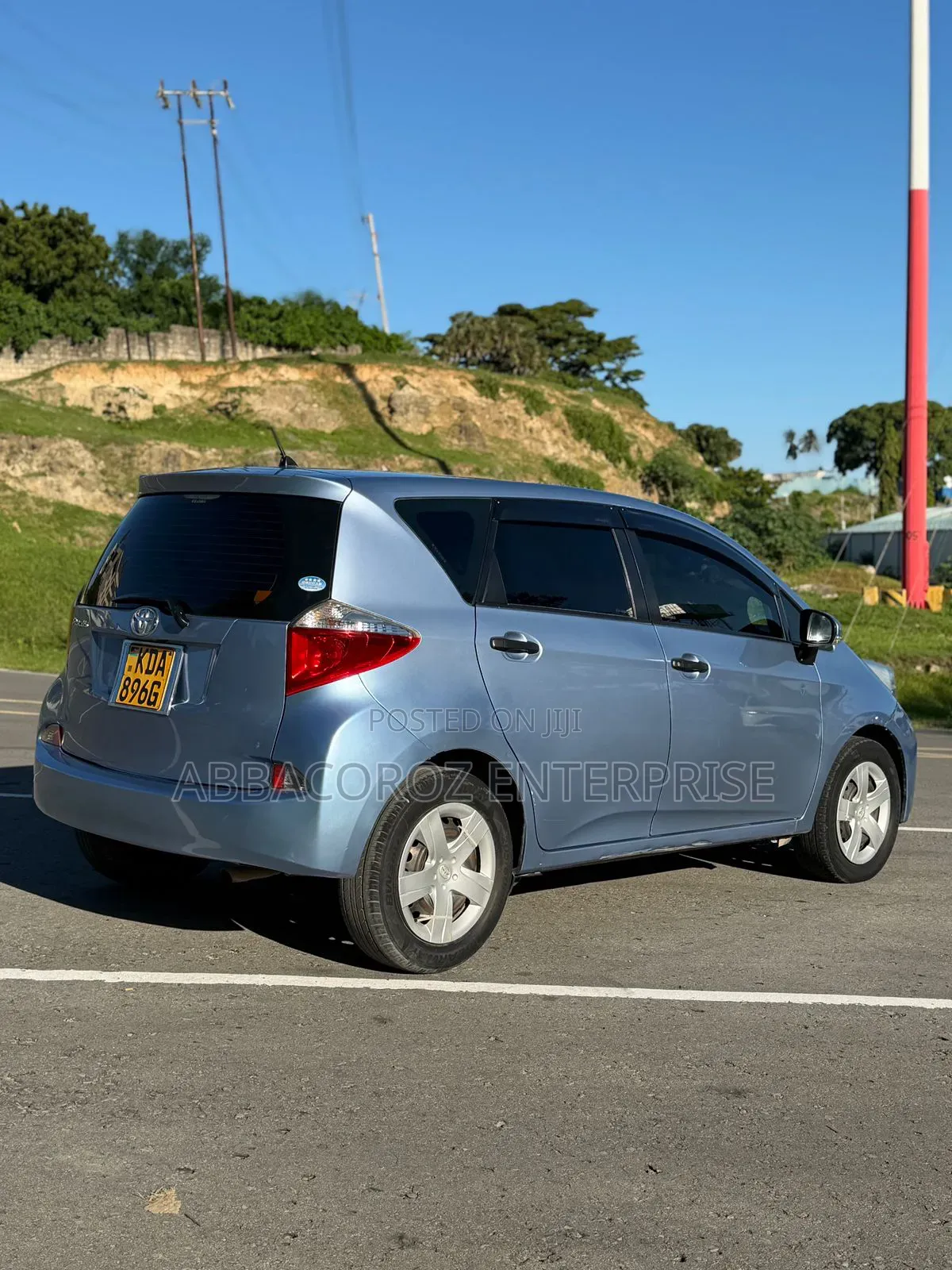 Toyota Ractis 2013