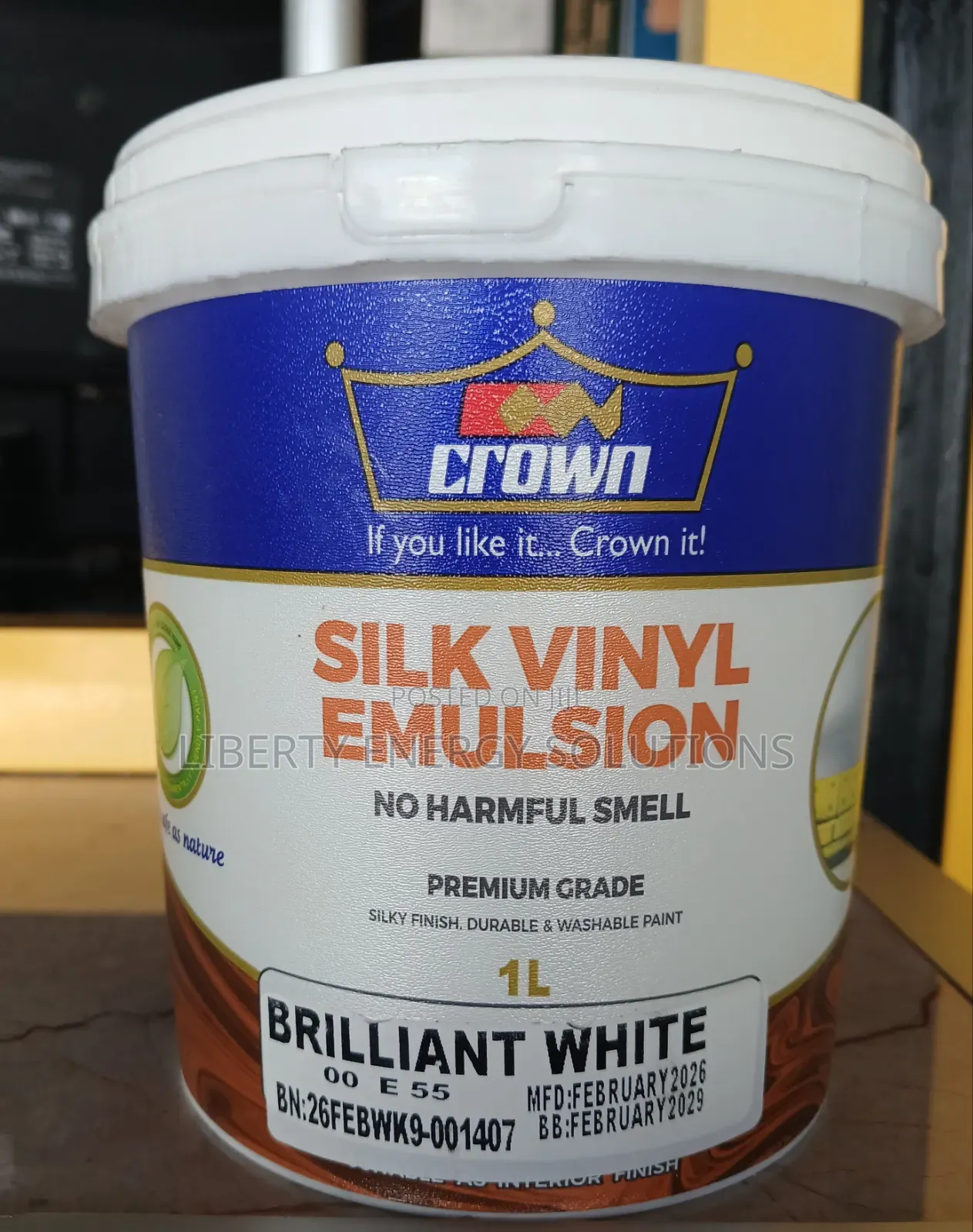 Crown Silk Vinyl Brilliant White 1litre