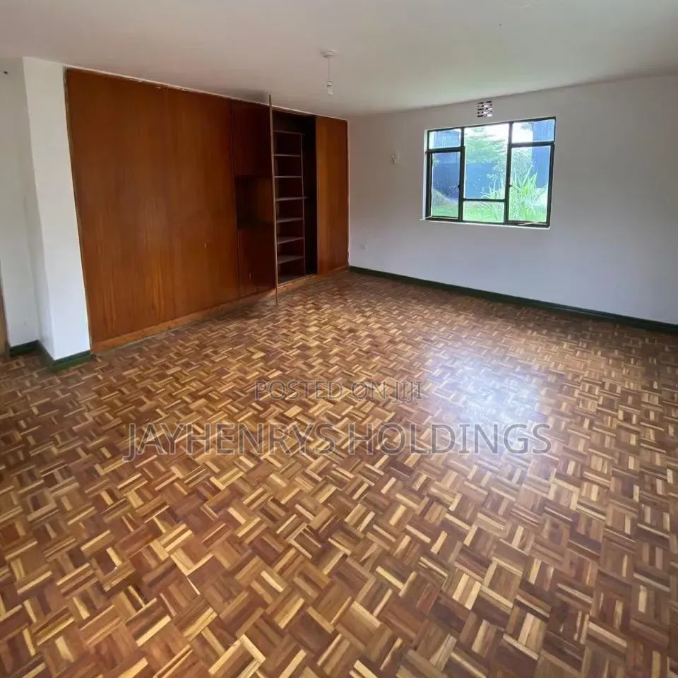 5bdrm House in Roysambu for rent