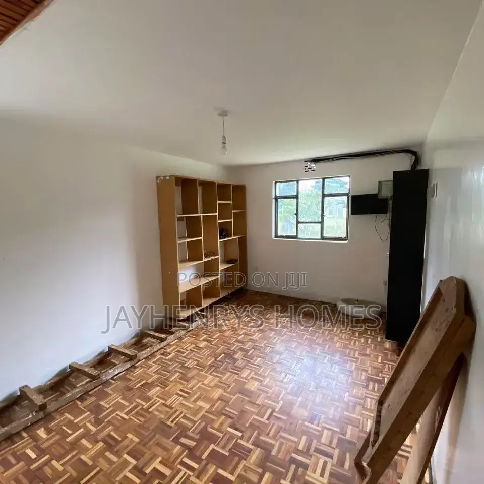 5bdrm House in Roysambu for rent