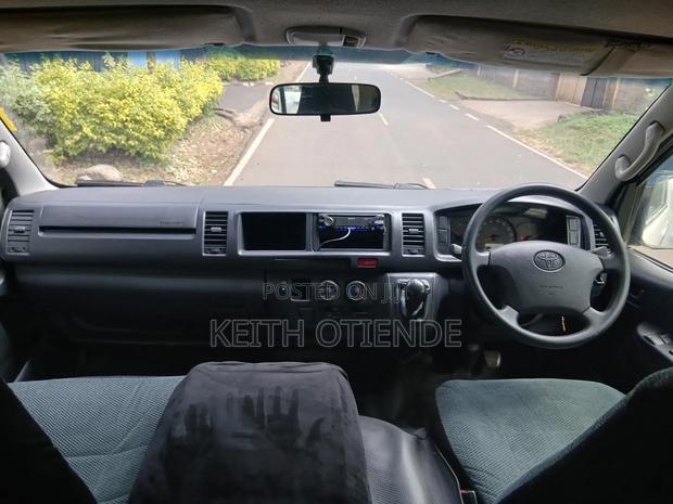 Toyota HiAce 2019 White - thumbnail 10