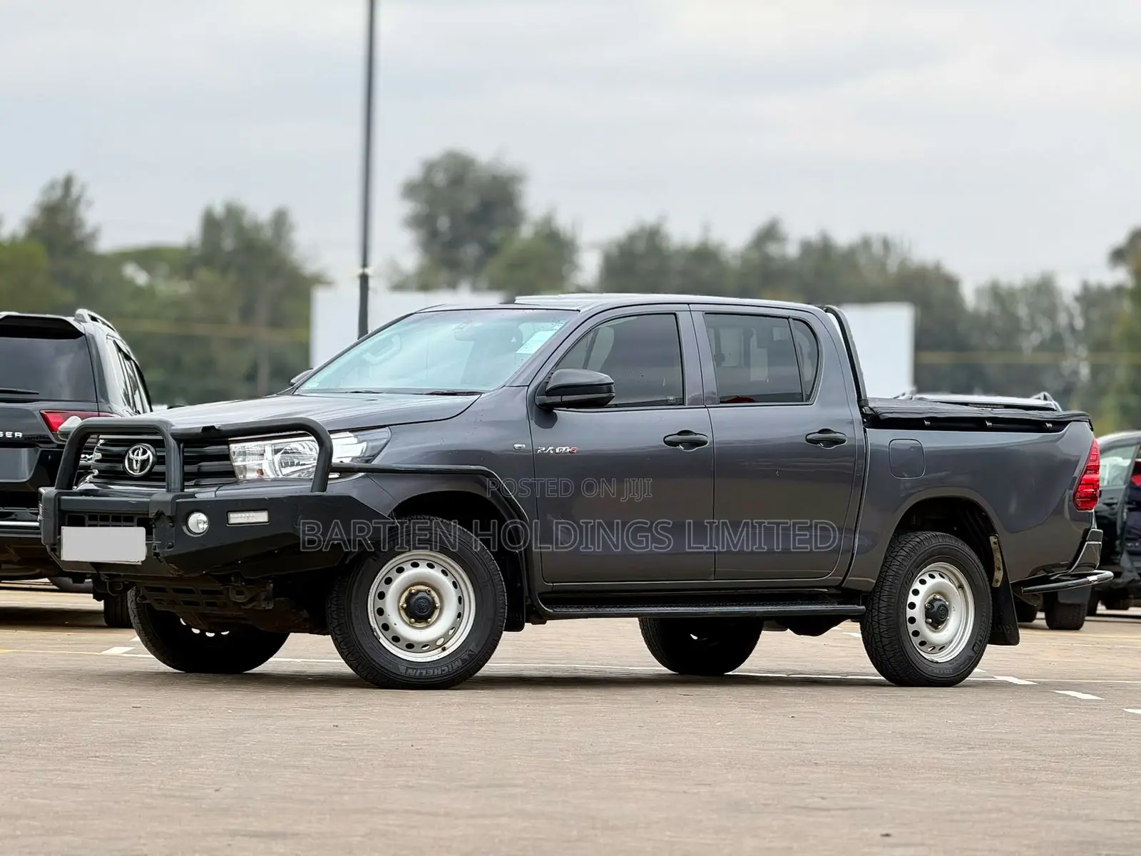 Toyota Hilux 2021 Gray