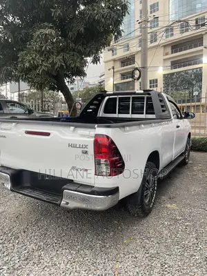 Toyota Hilux 2019 White
