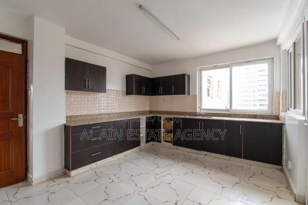 Studio Apartment in Johari Apartments, Hurlingham for rent - thumbnail 15