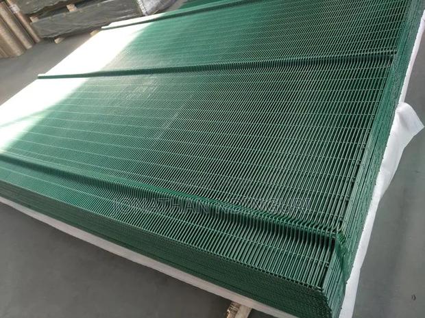 Anti-Climb Fence – Welded Mesh Security Fence - thumbnail 2