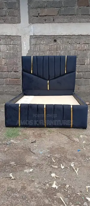 Black Chester Bed