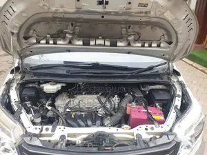 Toyota Noah 2016 Silver
