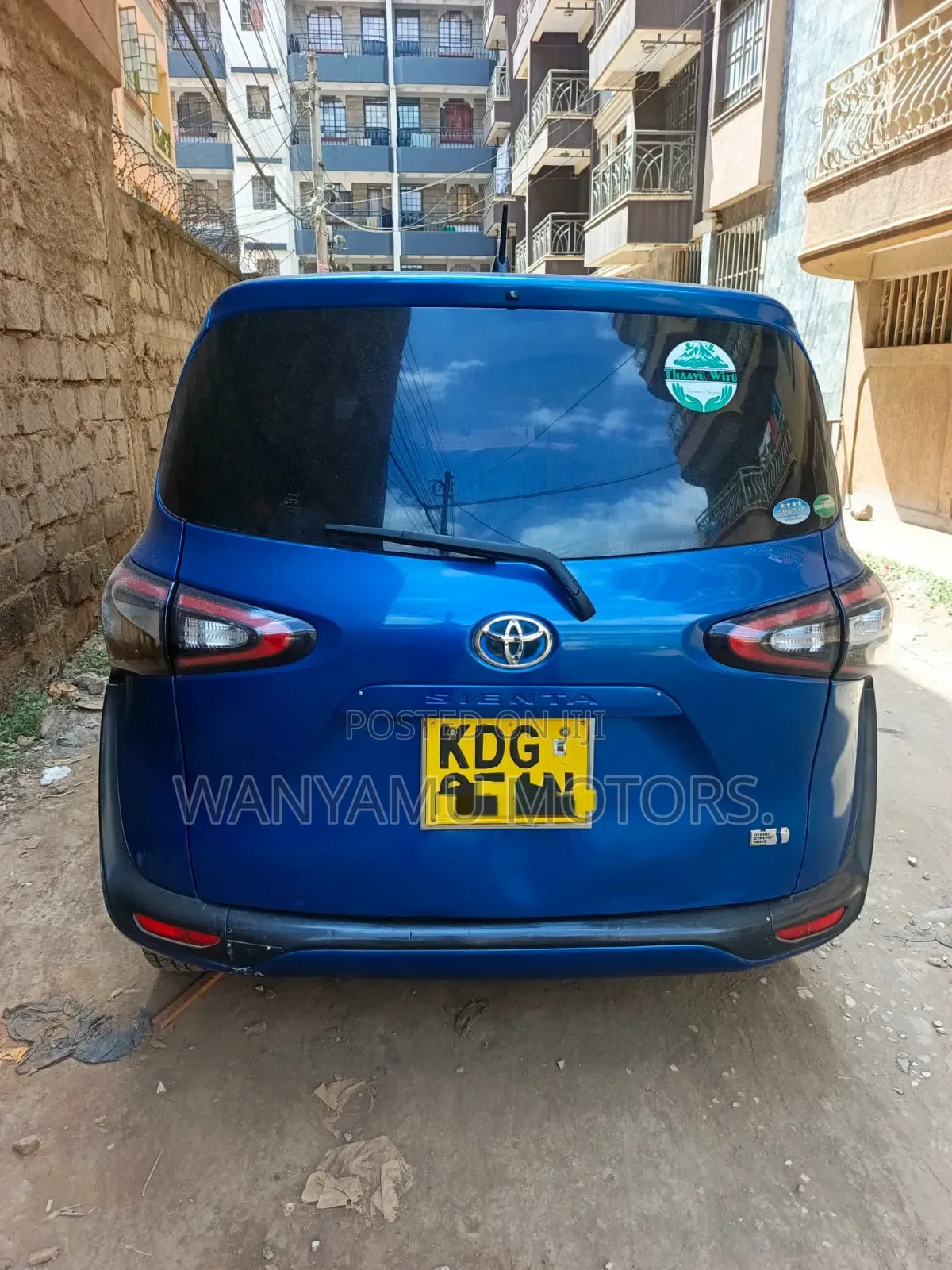 Toyota Sienta 2015 Blue