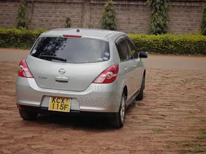 Nissan Tiida 2012 Silver