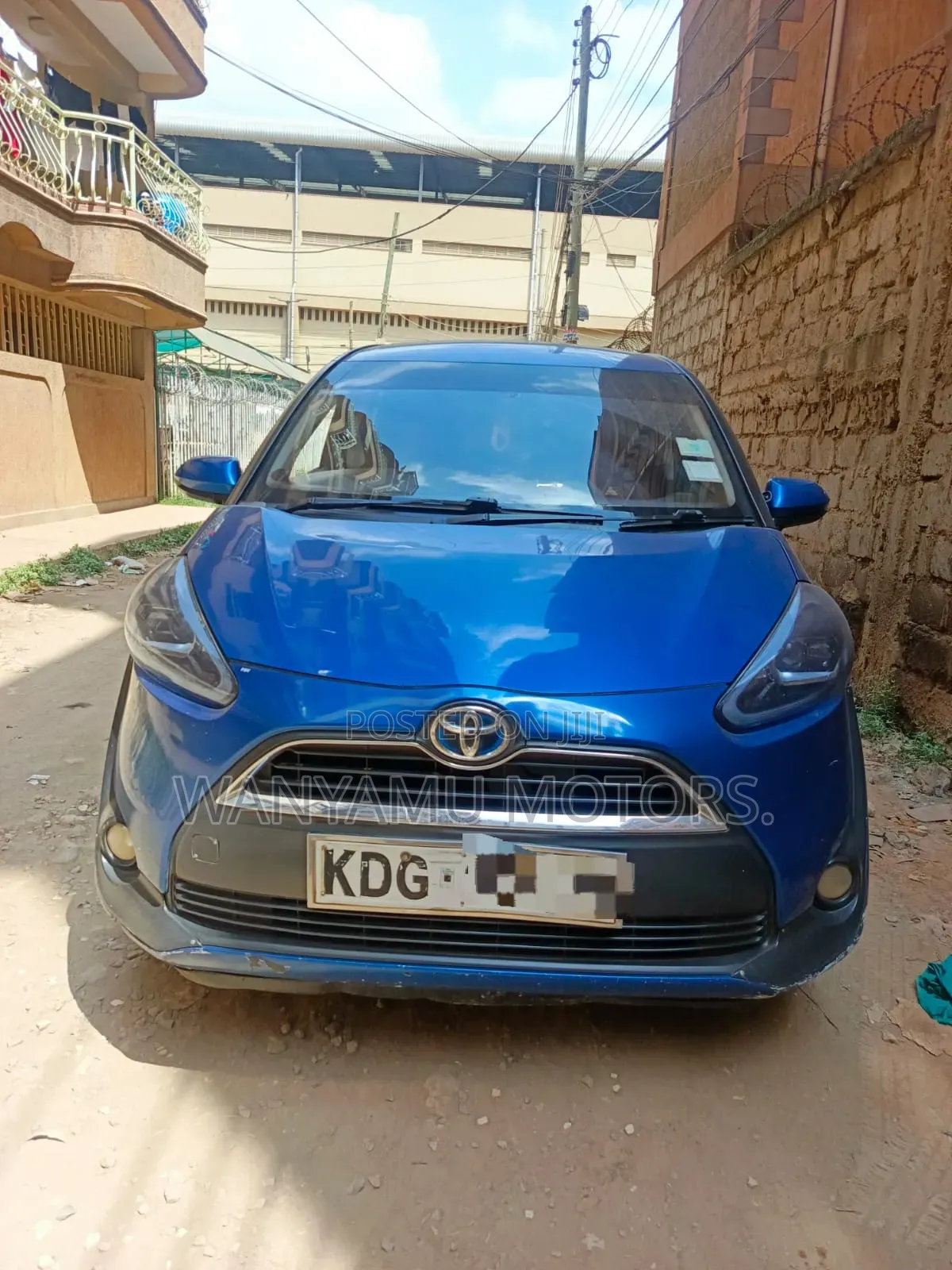 Toyota Sienta 2015 Blue