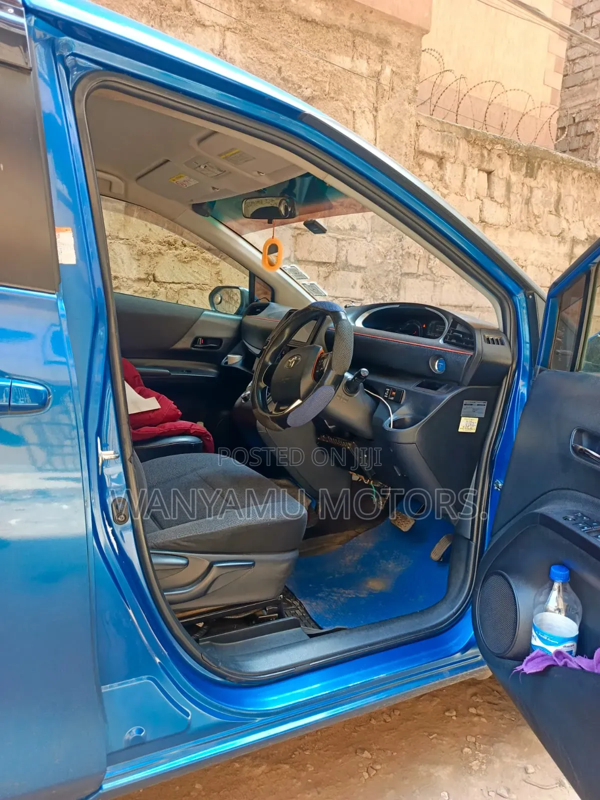 Toyota Sienta 2015 Blue