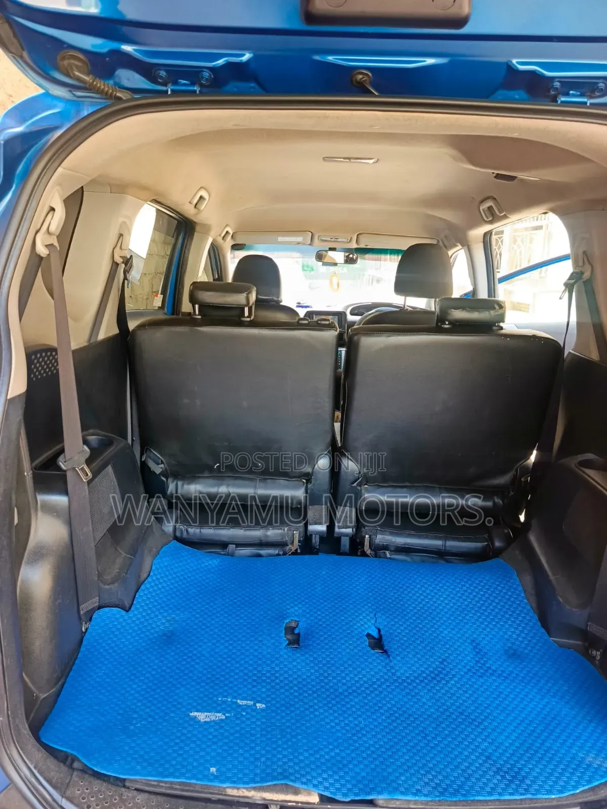 Toyota Sienta 2015 Blue