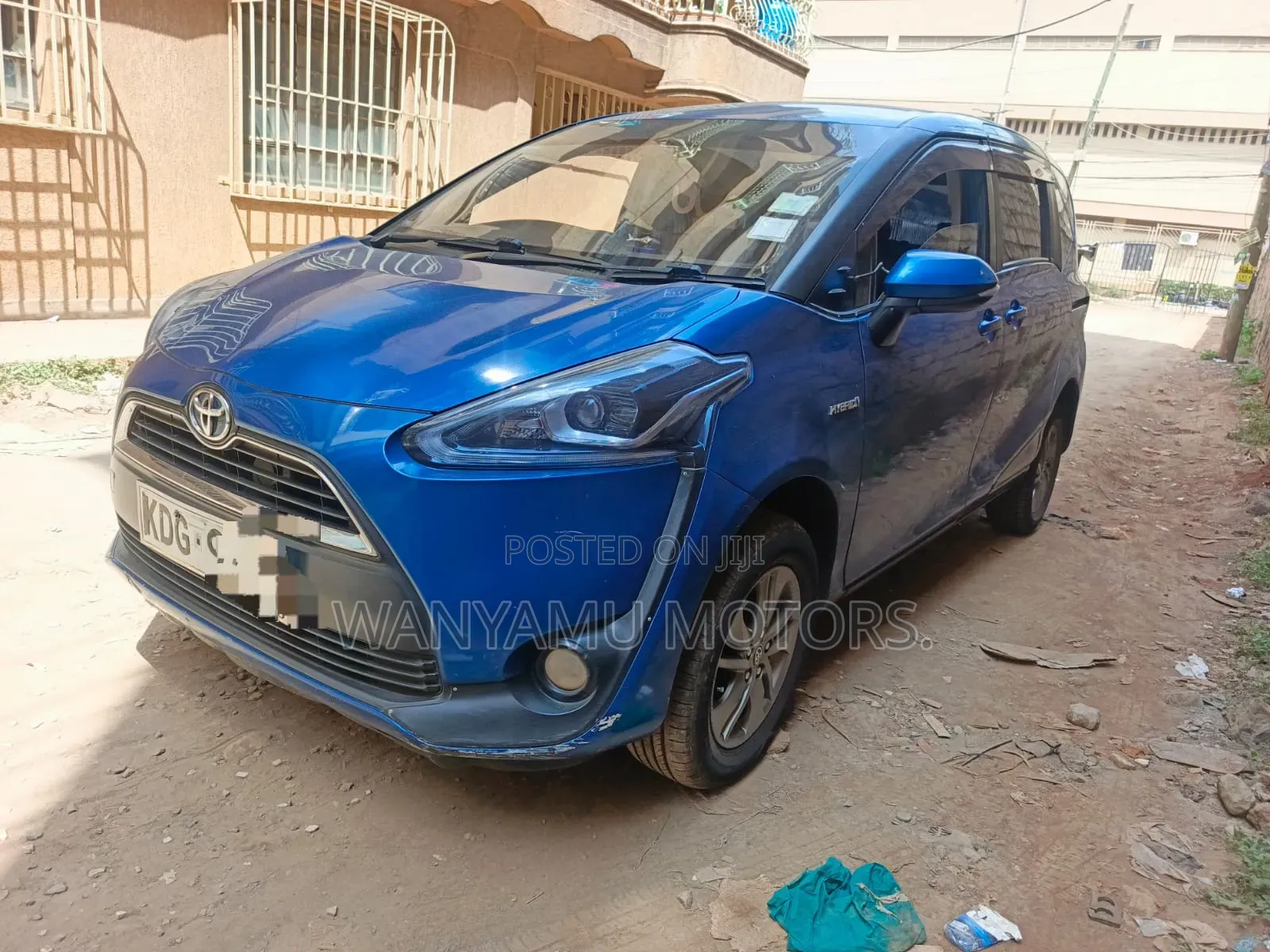 Toyota Sienta 2015 Blue