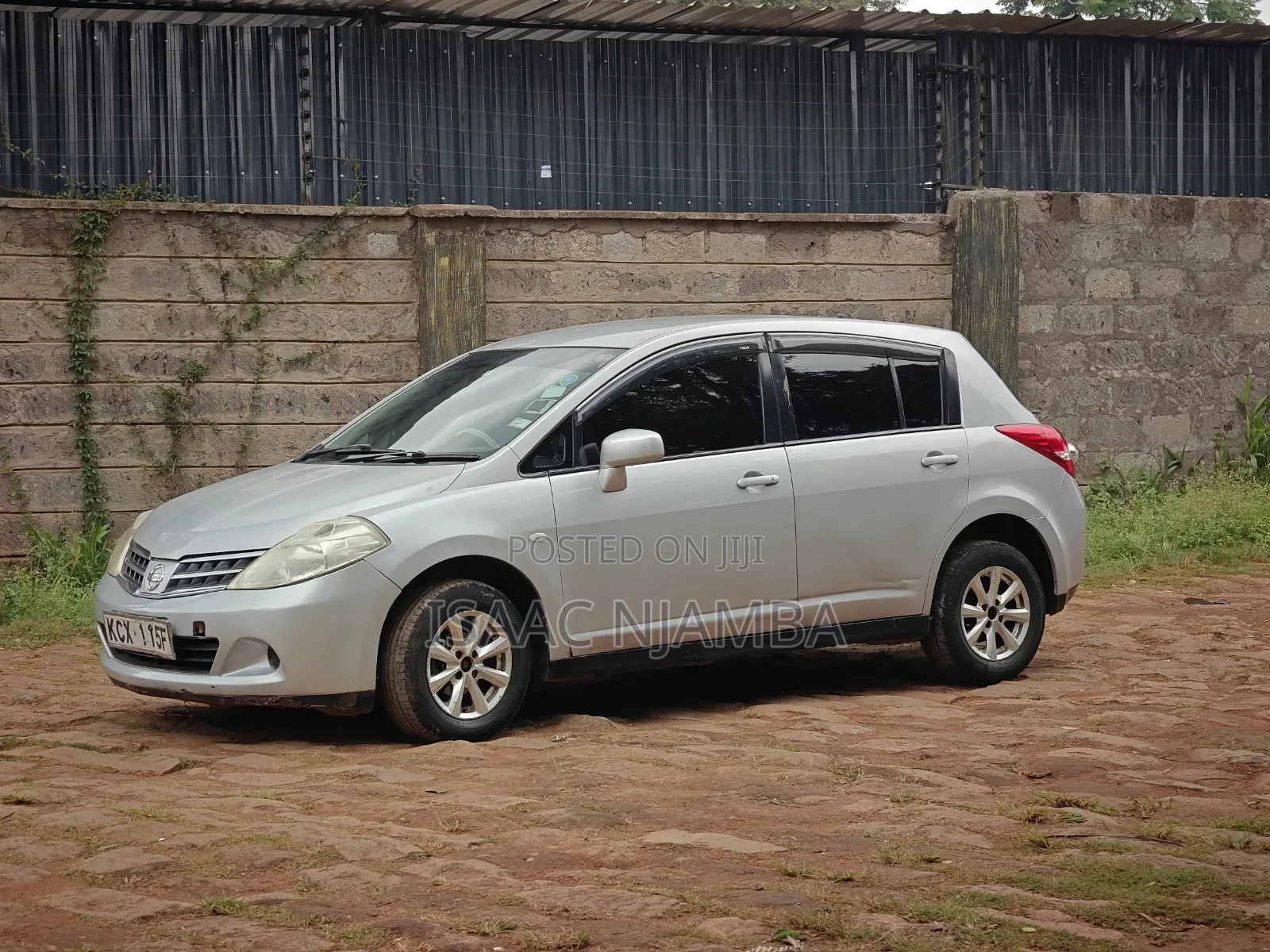 Nissan Tiida 2012 Silver