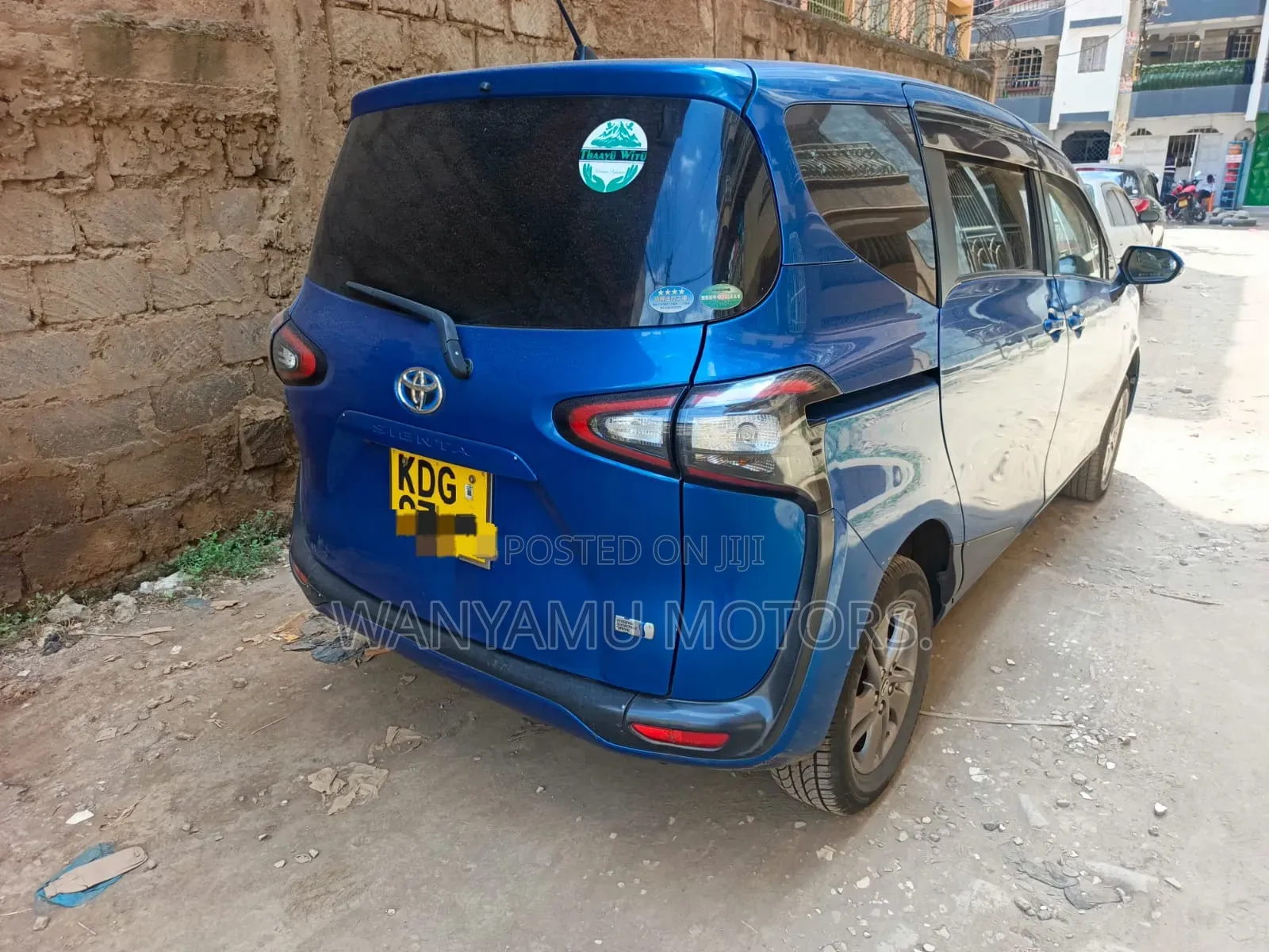 Toyota Sienta 2015 Blue