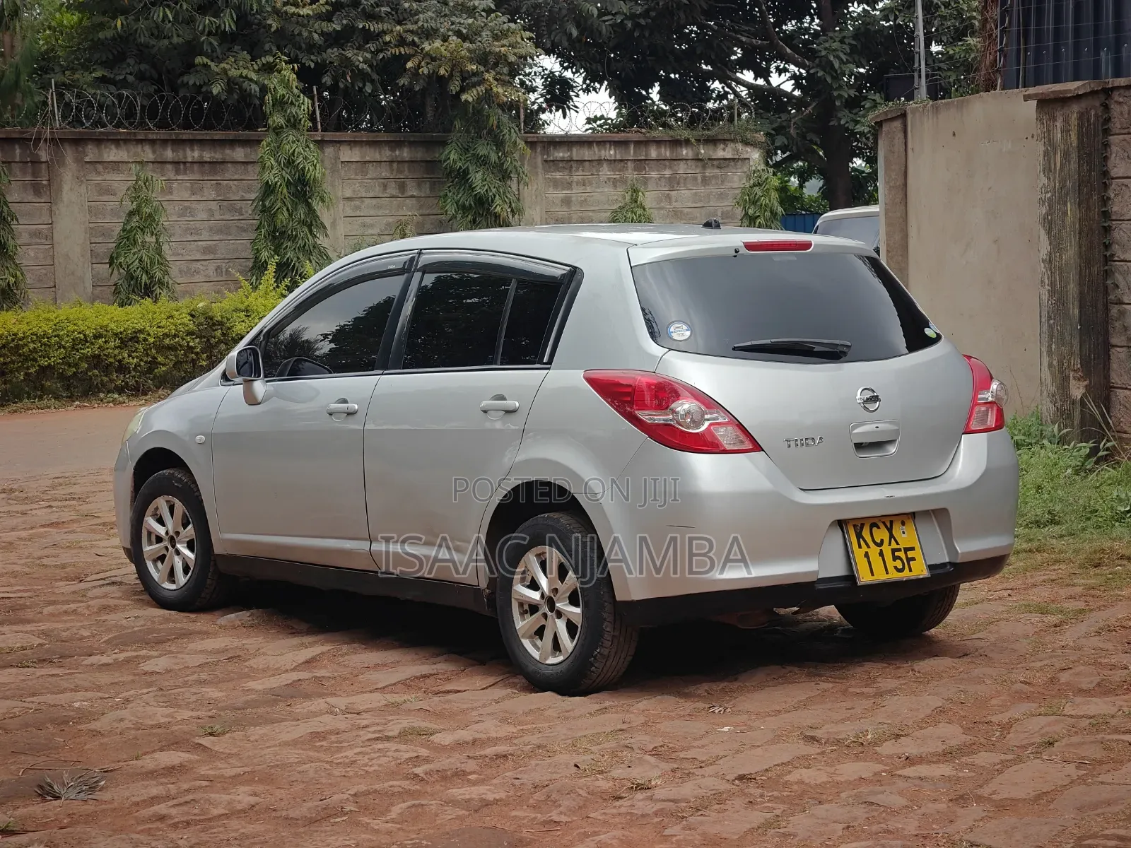 Nissan Tiida 2012 Silver