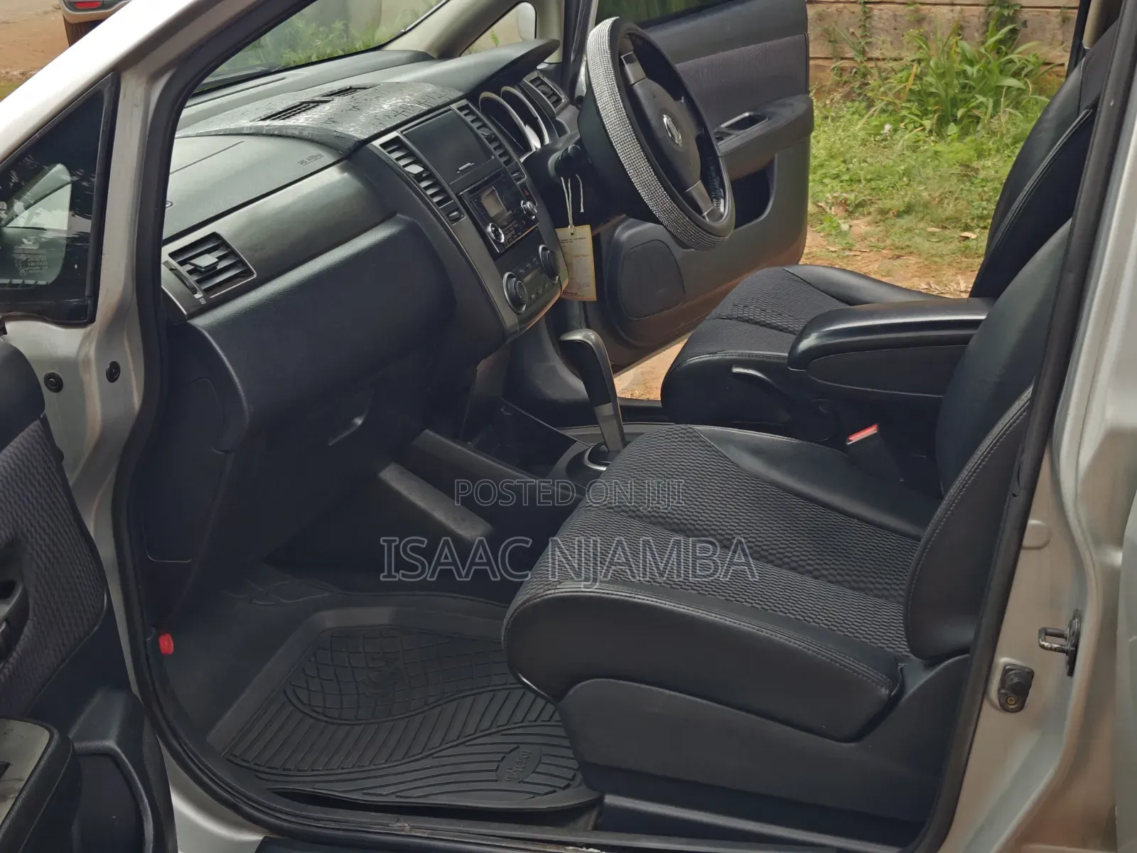 Nissan Tiida 2012 Silver
