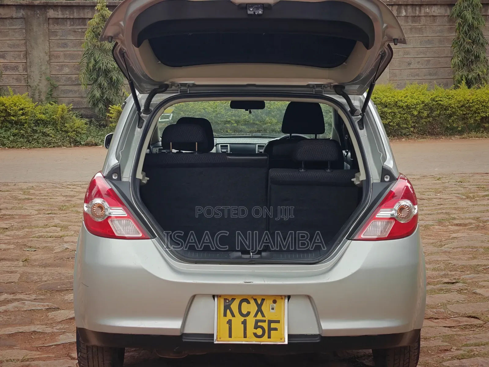 Nissan Tiida 2012 Silver
